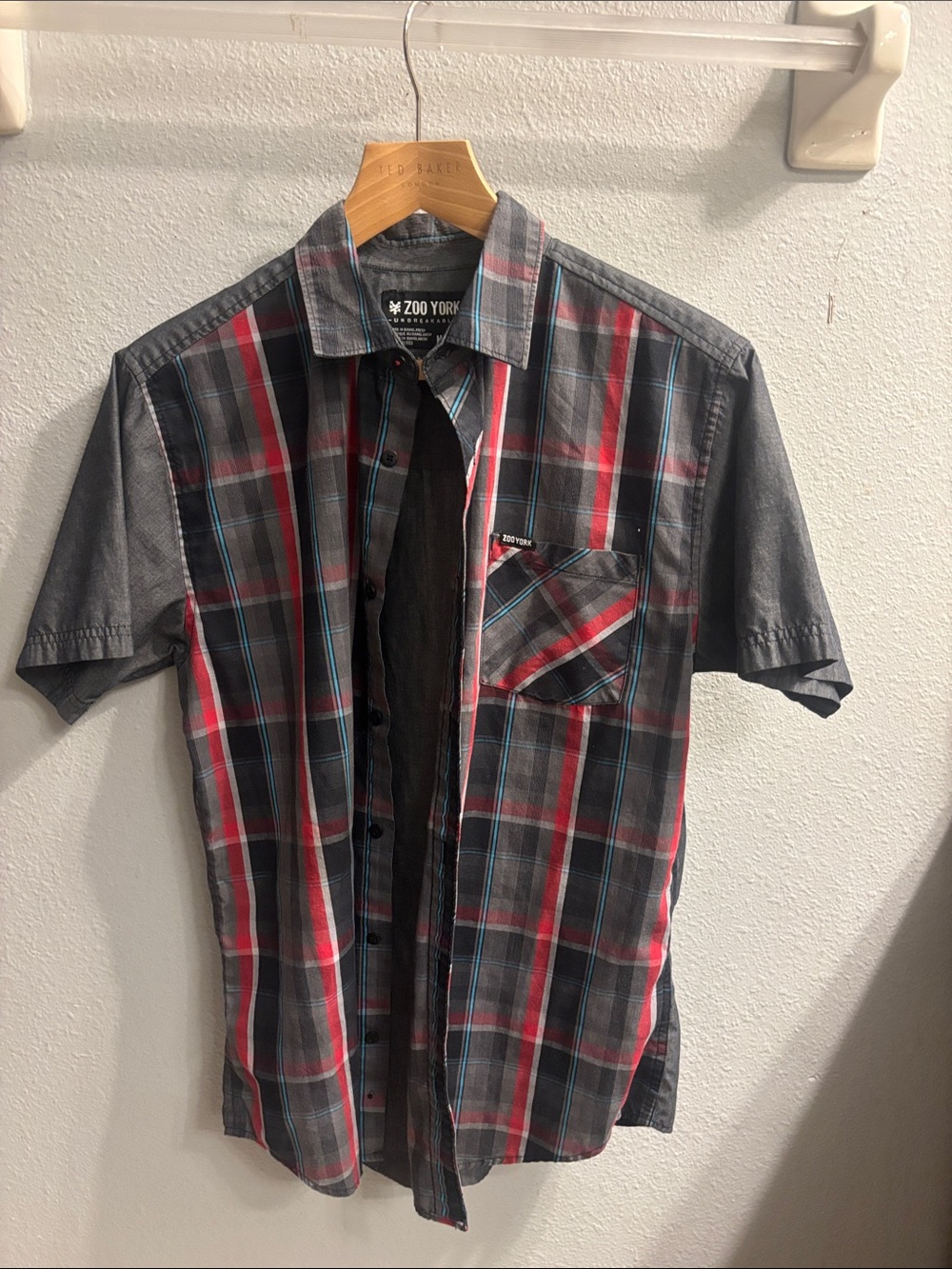 Zoo York Short Sleeve Plaid Button-Up Shirt in Gray, Red and Blue